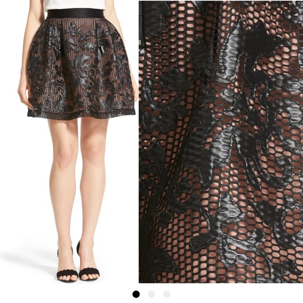 Chelsea28 Appliqué Skirt XS